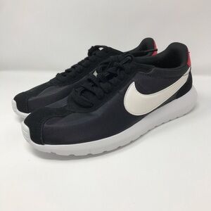 Nike Roshe Black Big Swoosh Sneakers Sz 8.5 NEW